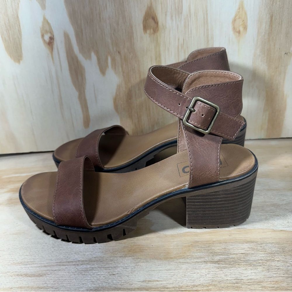 Jelly Pop Tallulah Brown Chunky Heel Sandals Women’s Size 8.5